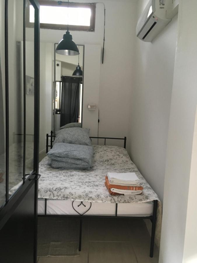 Apartamento Cozy House With Parking And Garden Niza Exterior foto