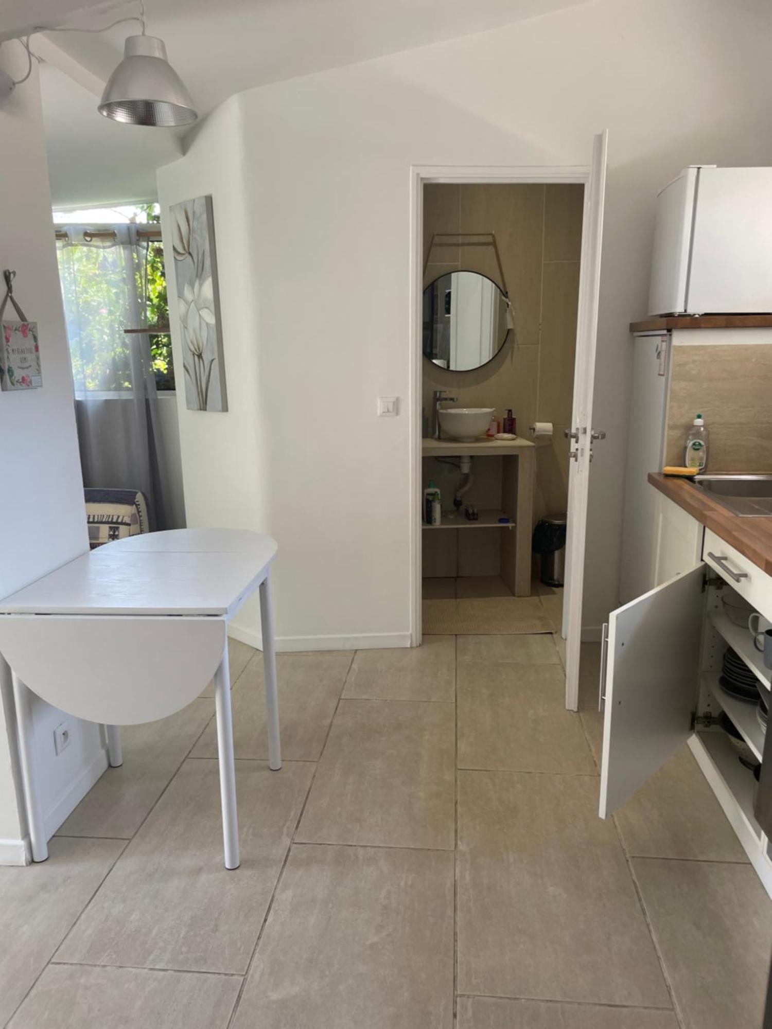 Apartamento Cozy House With Parking And Garden Niza Exterior foto