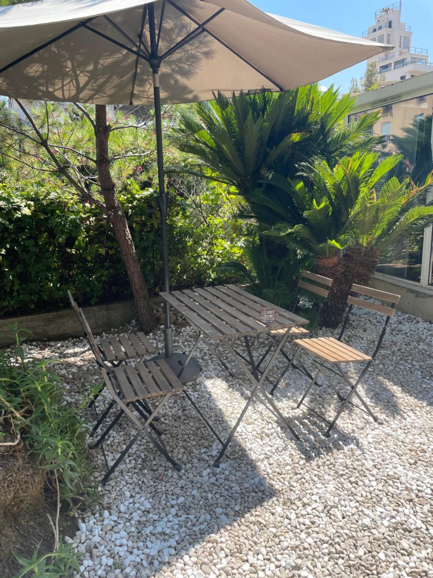 Apartamento Cozy House With Parking And Garden Niza Exterior foto